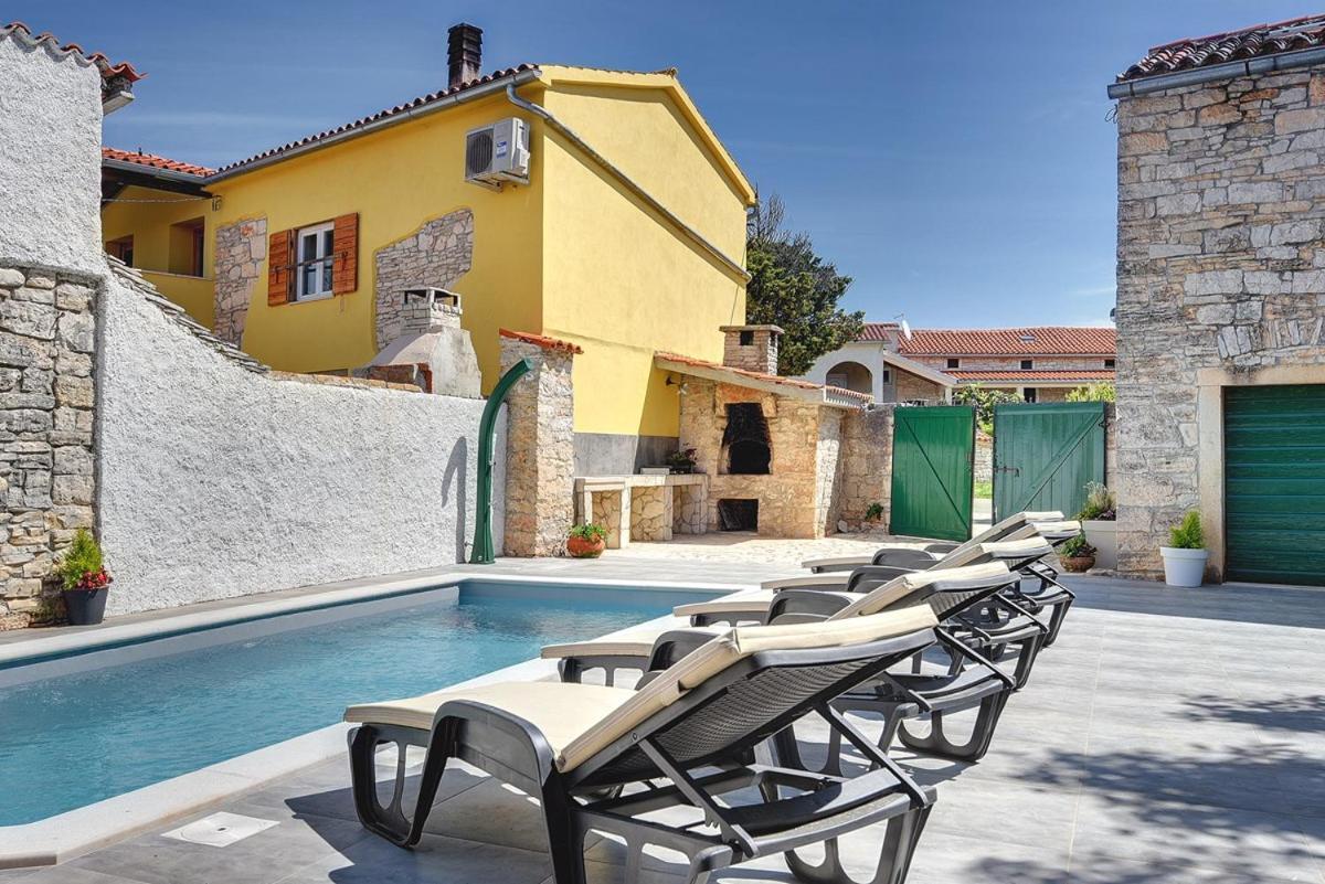 Villa Micol Gajana Екстериор снимка