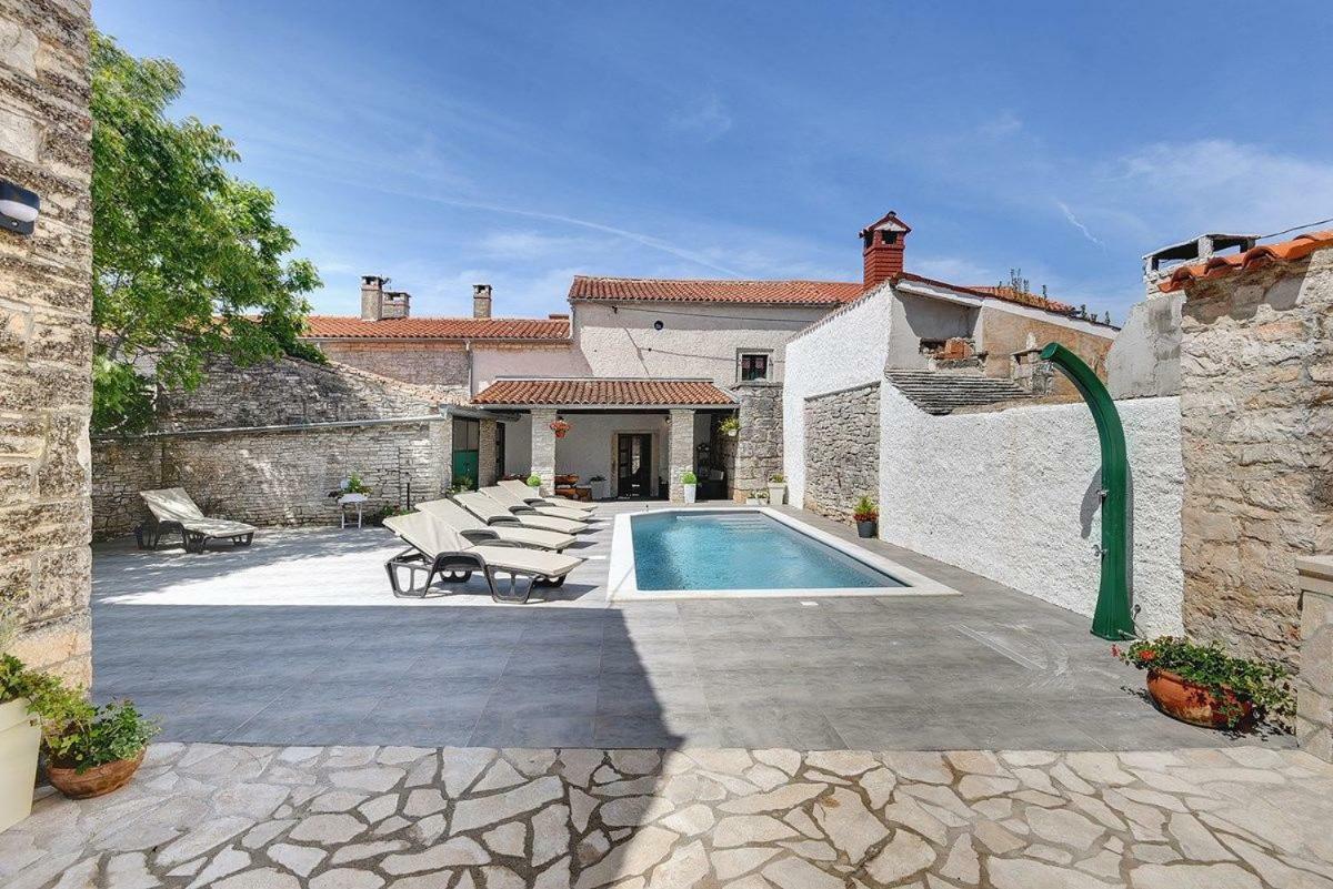 Villa Micol Gajana Екстериор снимка